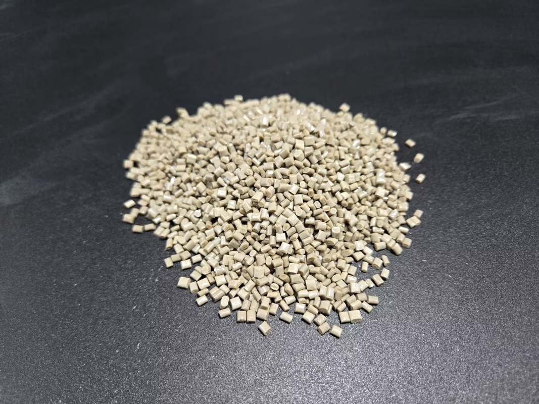 Pellet PEEK trasparenti colore chiaro eccellente lucidità ottica per lenti e finestre